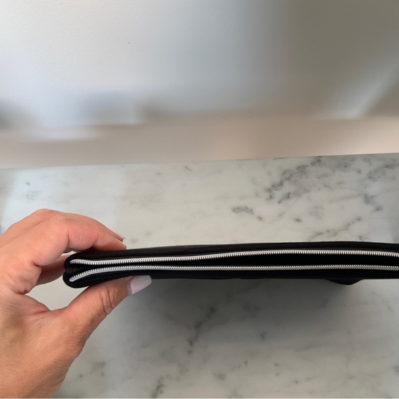 Dior CD Logo Pouch Cosmetic Bag - Picture 4 of 6